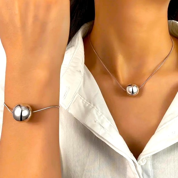 ✨✨Platinum Plated Ball Necklace & Bracelet Set✨✨ - Picture 3 of 5